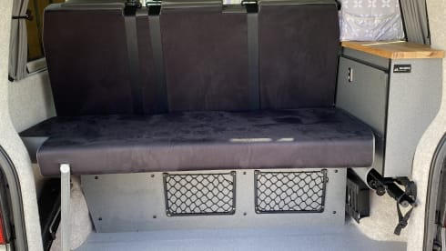 Mando – 4 berth Volkswagen Kombi t5 Long Wheel Base with 2021 conversion 
