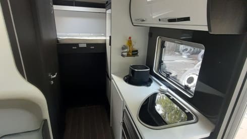 MOTORHOME HIRE: 2023 Roller Team Zefiro 675 Motorhome 2.0
