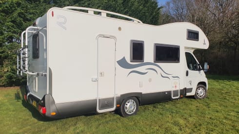 Frankie G – Frankie is our beautiful & flexible 6 berth Motorhome.