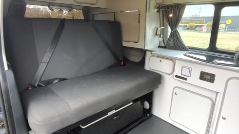 CAMPING-CAR SUPER COMPACT 2 PERSONNES CLIMATISATION RÉGULATEUR DE VITESSE PANNEAU SOLAIRE 