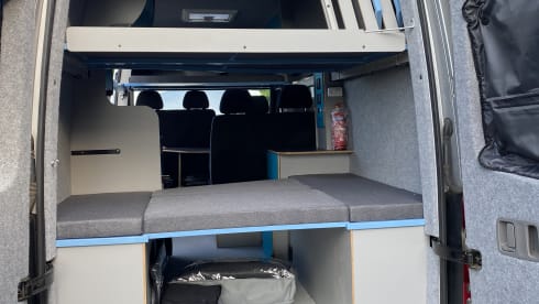 MWB – 5 berth Mercedes-Benz campervan from 2016
