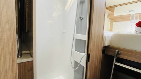 2. DelPi – Luxury mobile home Bürstner Delfin Harmony T726