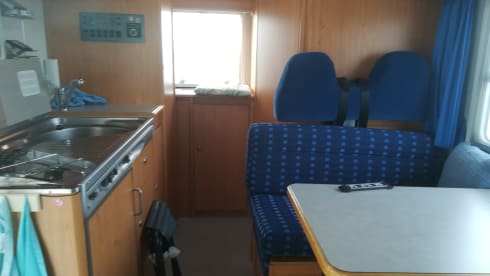 nooitgedacht – Beautiful compact alcove camper with bicycle rack, camper is as new, 120000 km