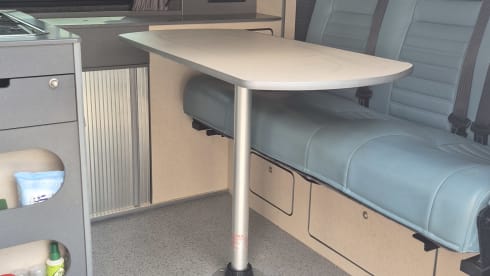 Betty Blu – 2014 - 4 berth Pop Top Volkswagen campervan