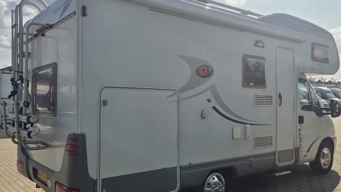 6p gezinscamper met dak airco en stapelbed!