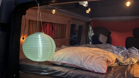 Blue – 2p Renault campervan uit 2008