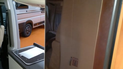 Luxury Malibu bus camper from 2022 for 2 pers