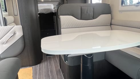 Loft On Wheels 2.0 – Brand new automatic camper 5 people