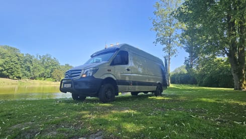 Free Spirit – 3p Mercedes-Benz bus uit 2016