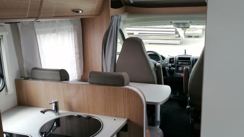 Carado T339 – ULTIMATE FREEDOM! Luxurious and complete camper with Queensbed and Luxurious interior