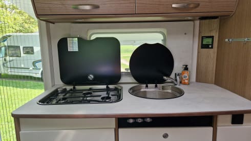 Nieuwe 5p Carado familiecamper 