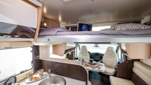 007 – Neuer Luxus-Teilintegrierter 2022 - McLouis Souvereign 473