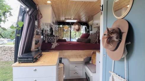 All-in Off-grid Camper bus