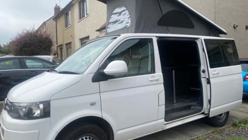Ron – Stay classy in "Ron" the VW 4 berth Campervan