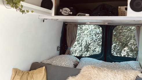 Betsie – 2p Renault campervan uit 2002