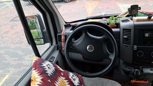 Donna – Adventurous 2p (+2 in tent) Volkswagen bus from 2015