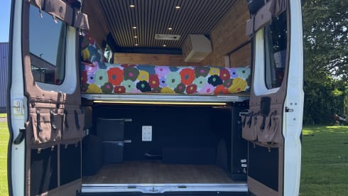 Otis – Peugeot-bus met 3 slaapplaatsen vanaf 2021