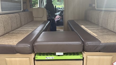 2 berth Vantage Sol from 2011 for ease of living on the road