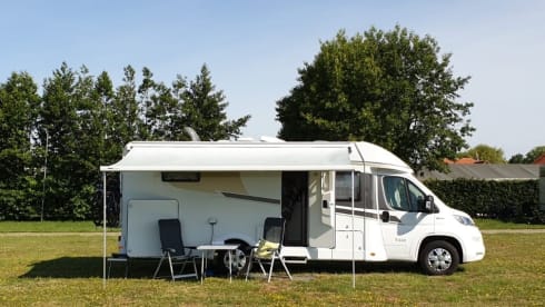 Carado T448 Automaat – Automatic - Fully equipped - Very luxurious camper length beds - Modern
