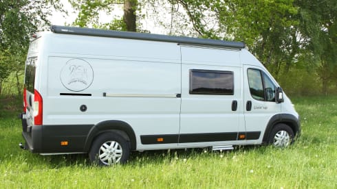LoungeCamper – Want to slow down and have fun driving