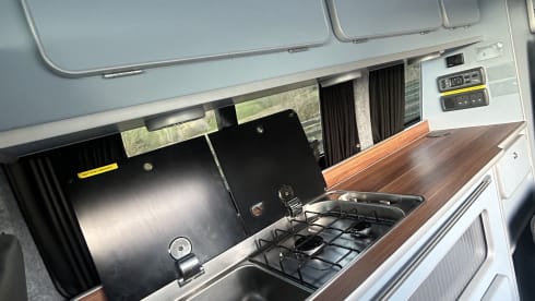 Sunny – 2021 Volkswagen T6.1 Transporter CamperKing Luxury Offgrid Camper (4 Berth)