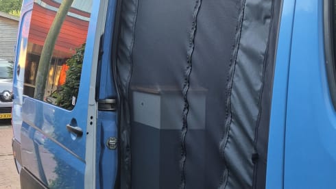 De brilsmurf – 2p Volkswagen bus from 2016/2023