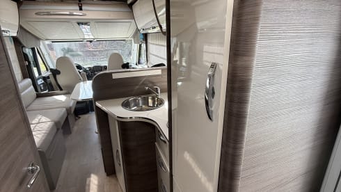 5 sterren huis op wielen  – 6p McLouis integrated uit 2018