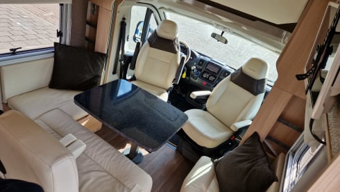 zonnige vakantie !! – 4p Bürstner semi-integrated from 2019