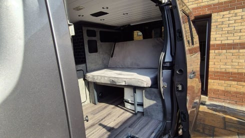 NOMAD – 2 berth Renault Trafic 2017 campervan from 2017
