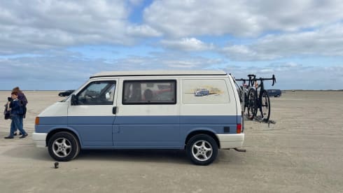 De blauwe reiziger – 4p Volkswagen campervan from 1993