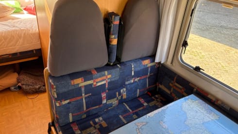 Cozy 4 person camper LMC Fiat Ducato alcove