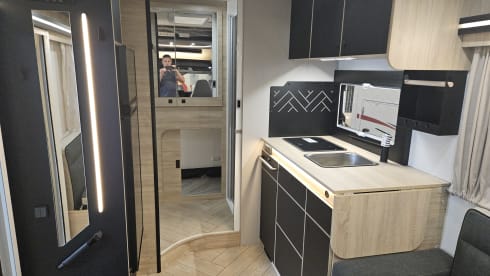 JHR97H – 2p Chausson semi-integrated from 2026