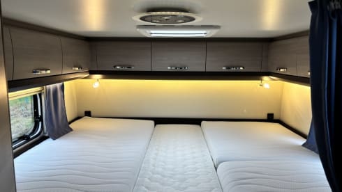 Beautiful Hobby camper 2p