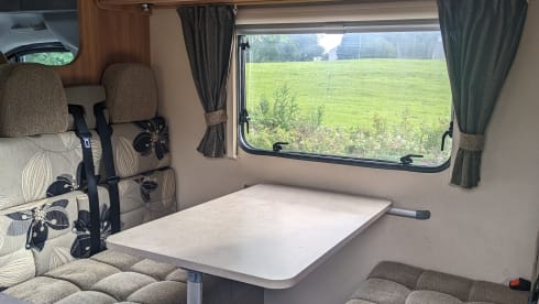 Escape Swift – 6 berth Swift bus from 2012