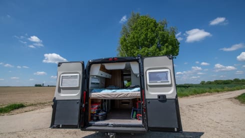 The Black Pearl – Campervan "VANTourer 630L"