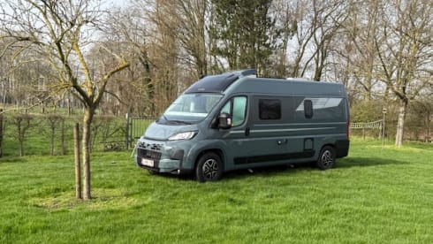 2p Adria Mobil bus uit 2025