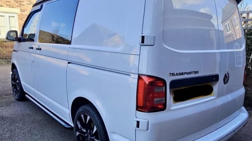 Echo – 2020 high spec all season T6 Camper TV, Toilet, Off grid, Insurance inc.