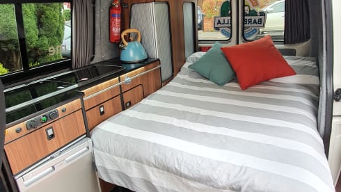 Barbarella – 4 Berth Cosy VW T5 Campervan 