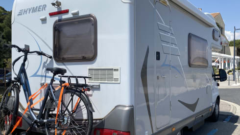 De Comfort Cruiser – Your Own Home on Wheels! Luxurious, Spacious and Reliable Hymer Alcove Camper