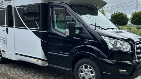 4p Ford semi-integrated uit 2024