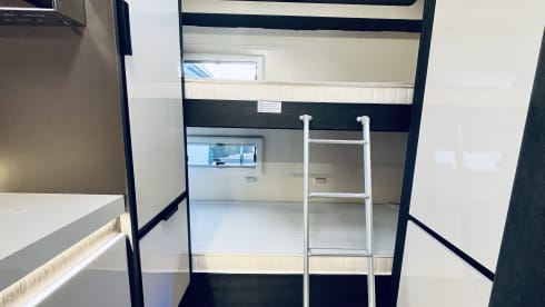 6p Roller Team Kronos 277M Performance Plus Alcove from 2023