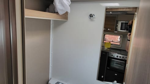Thelma – Spacious and flexible 6 berth Swift Edge 476