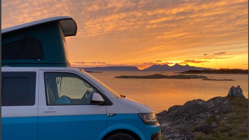 Tilly – Rox Campers - Luxury 4 Berth VW T6 Campervan with Night heater