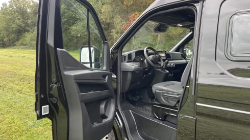 Houseonwheels 2 – Renault master buscamper jan 26 100 KM douche/ toilet ruimte standkachel.