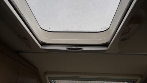 2p Hymer semi-integrated uit 2015