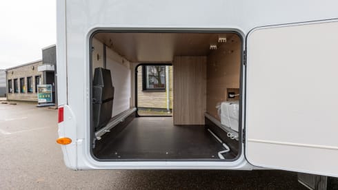 Carado T459 Automaat – Experience the freedom! Very spacious luxury - Queen bed - separate shower