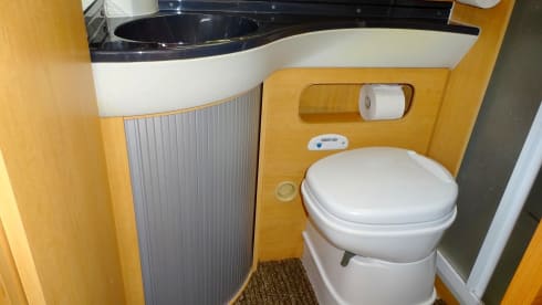 Colorado – Kompakter Camper, kurze Aussenmaße, aber trotzdem mit allem ausgestattet. 