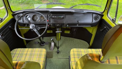 Joyo – 4p Volkswagen campervan from 1976