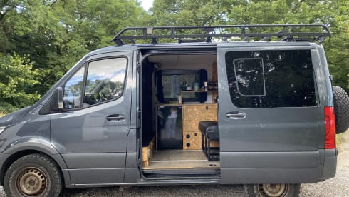 Bespoke campervan for wild adventures in all seasons <3