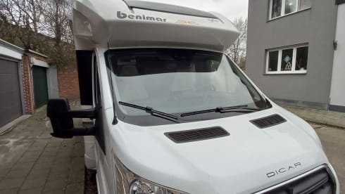 4p Benimar cocoon 463 Semi-Integral from 2021